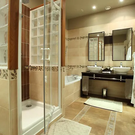 Domaine La Clare Bed and Breakfast Bégadan